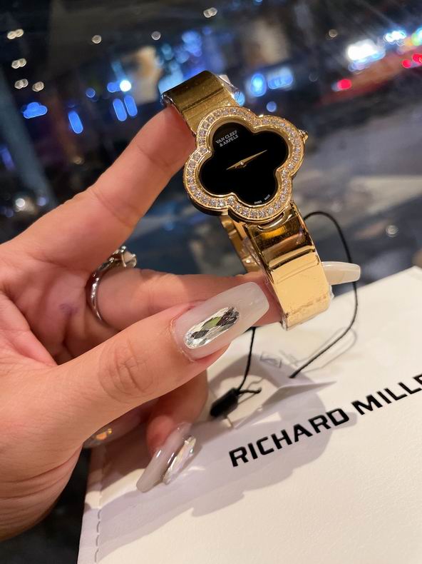 Van Cleef & Arpels watch 090931 (18)