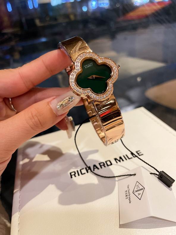 Van Cleef & Arpels watch 090931 (19)