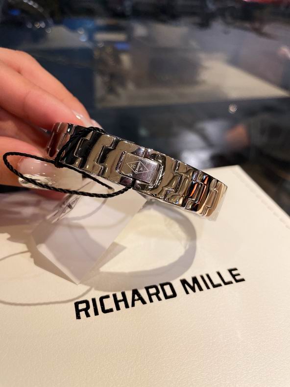 Van Cleef & Arpels watch 090931 (2)