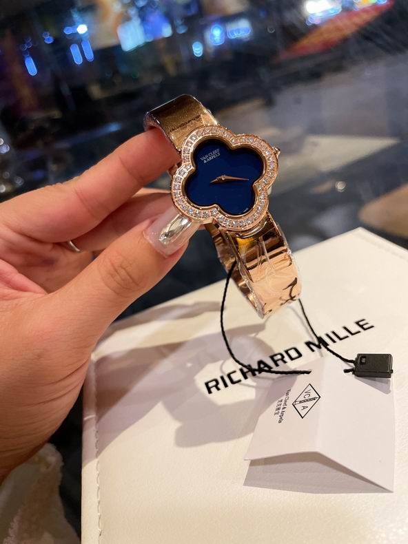 Van Cleef & Arpels watch 090931 (22)