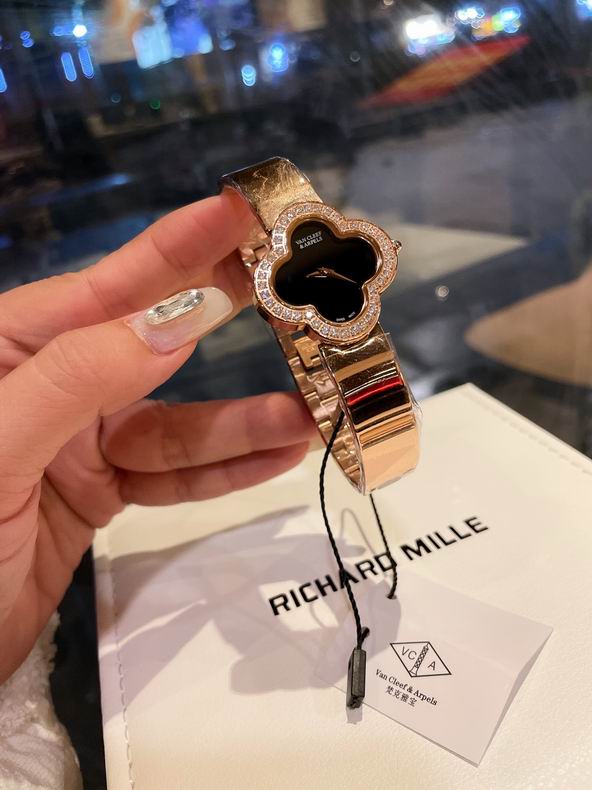 Van Cleef & Arpels watch 090931 (23)