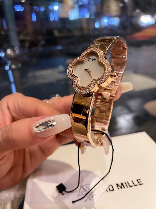 Van Cleef & Arpels watch 090931 (24)