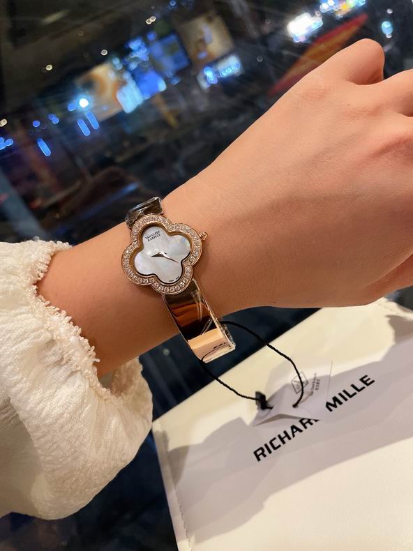 Van Cleef & Arpels watch 090931 (26)