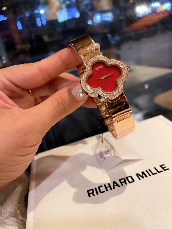 Van Cleef & Arpels watch 090931 (27)