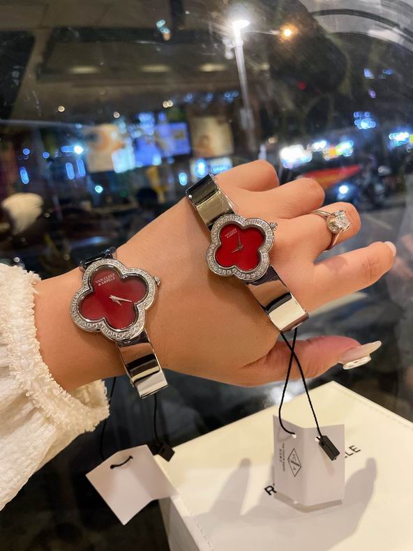 Van Cleef & Arpels watch 090931 (4)