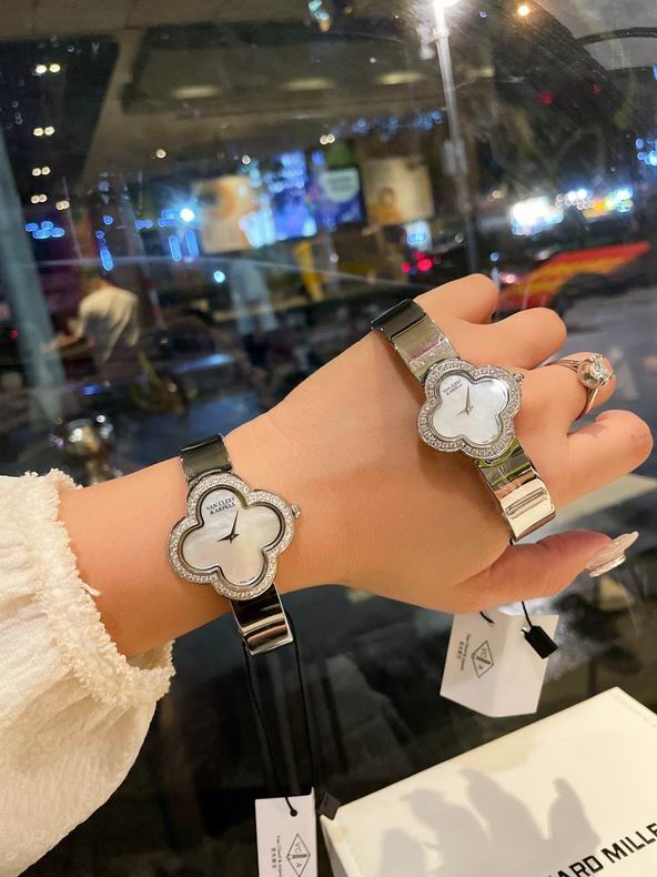 Van Cleef & Arpels watch 090931 (5)