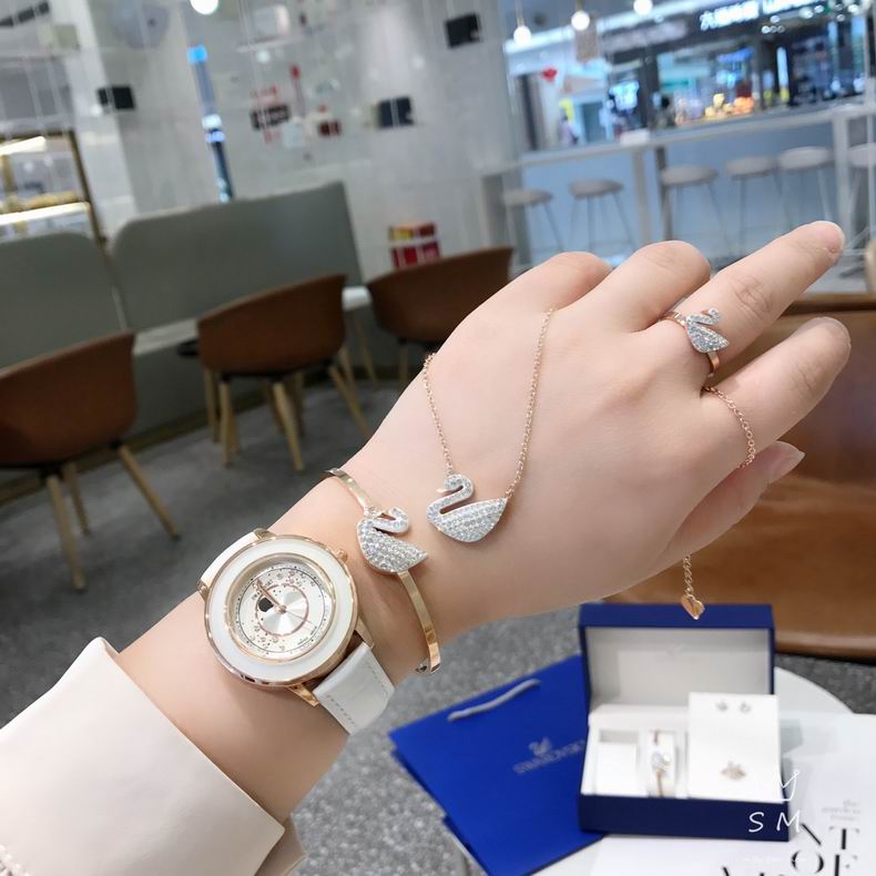 Swarovski women watch 102902 (4)