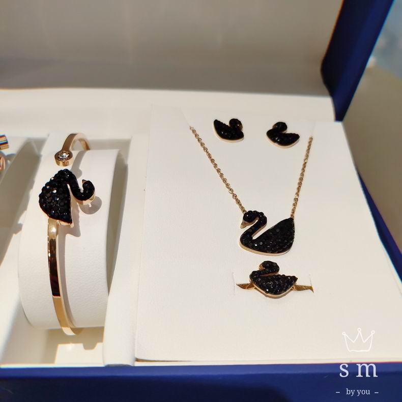 Swarovski women watch 102903 (5)