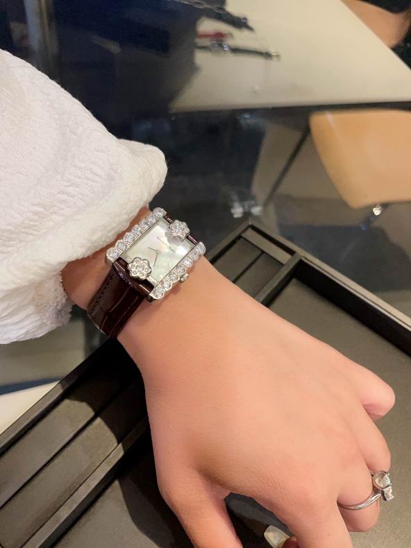 Van Cleef & Arpels women 33mm 101649 (6)