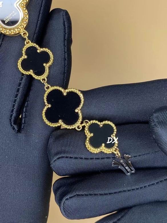 Van Cleef & Arpels 27mm 5nms (8)