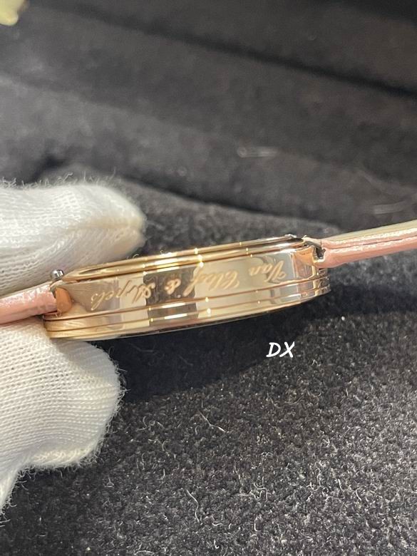 Van Cleef & Arpels 32x8mm 11nms (26)