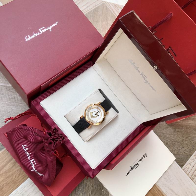 Ferragamo 37mm 37 (55)