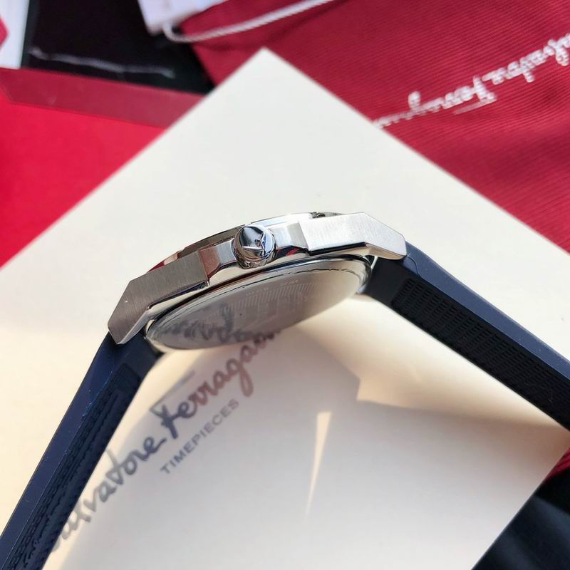 Ferragamo 43mm 42 (3)