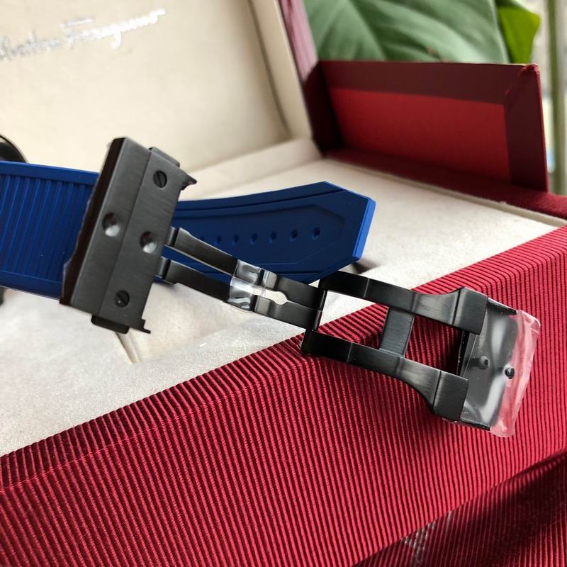 Ferragamo 43mm 44 (16)