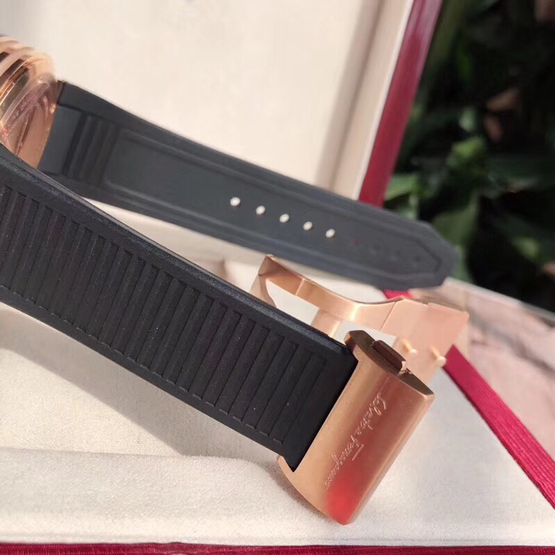 Ferragamo 43mm 44 (2)