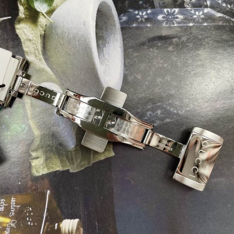 Gucci 40mm 52 (9)