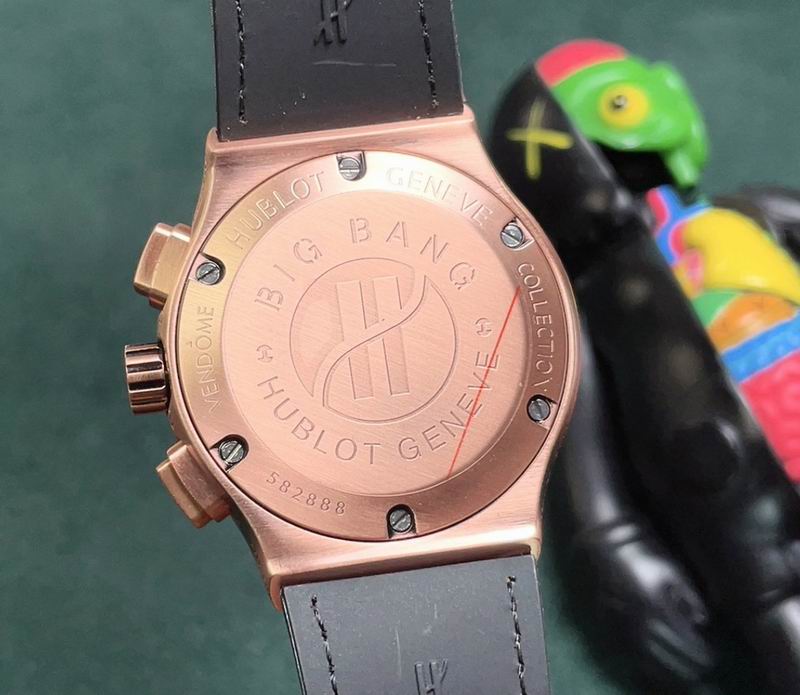 Hublot 45X11.5mm 30 (1)