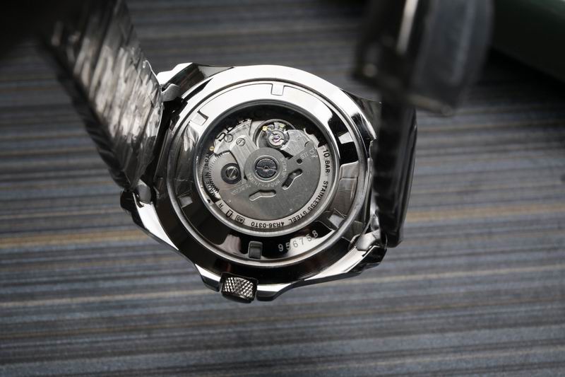 Seiko 43.3X13mm 18 (2)