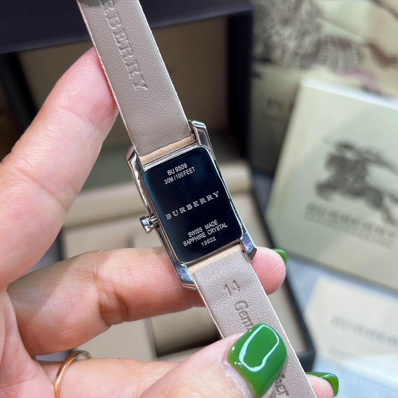 Burberry 19X30mm 19 (10)