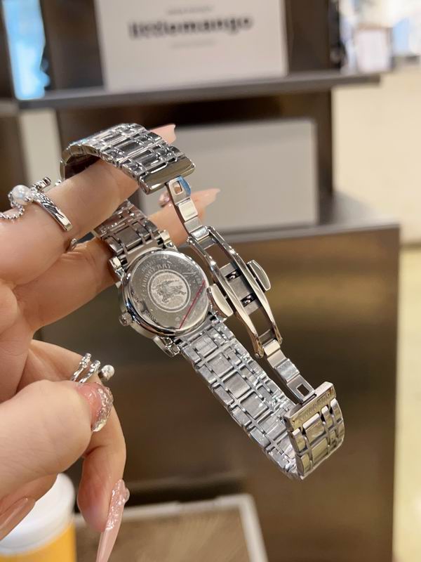 Burberry 29mm 10 (1)