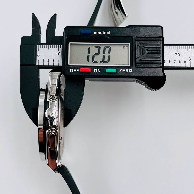 Hublot 41.8X12mm 55 (1)