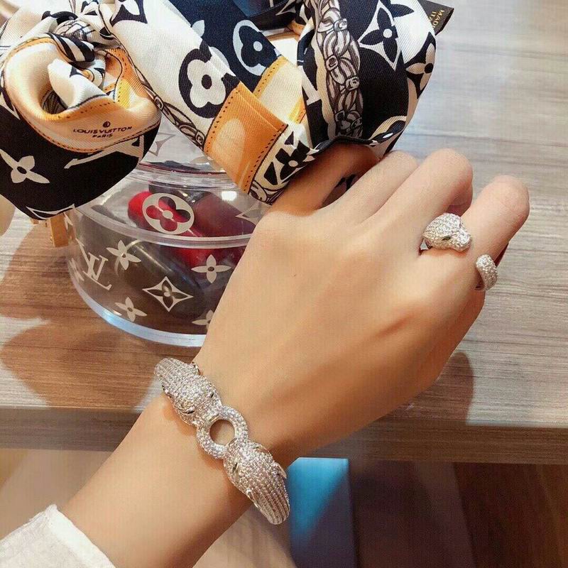 Cartier bracelet 09lyx5 (1)