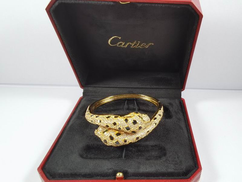 Cartier bracelet 11lyx24 (4)