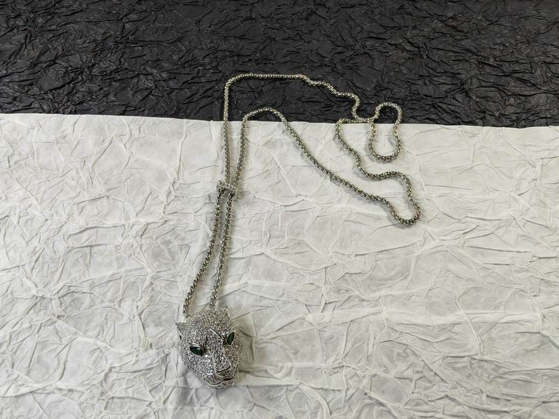 Cartier necklace 11lyx25 (4)