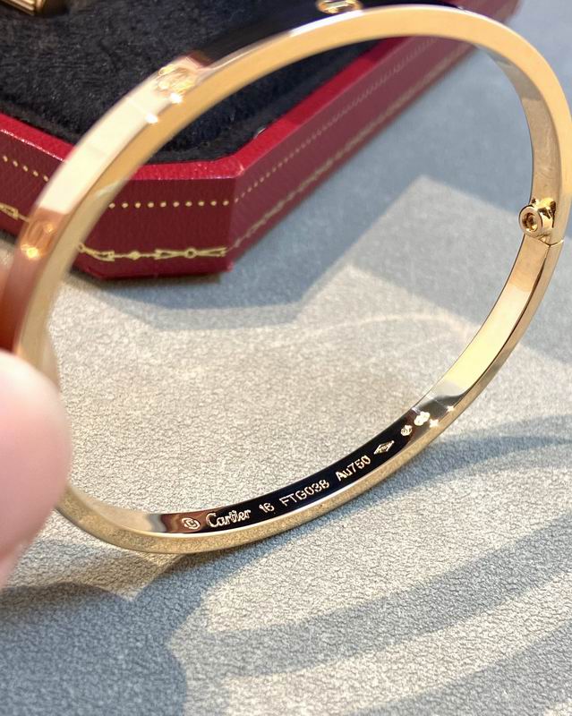 Cartier bracelet 11lyx39 (4)