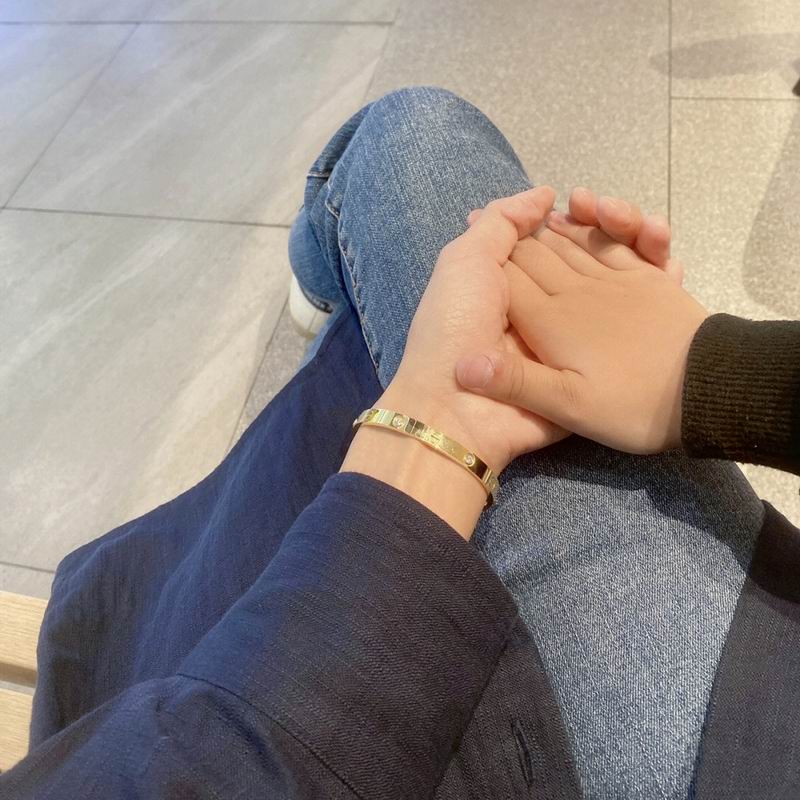 Cartier bracelet 12lyx40 (27)