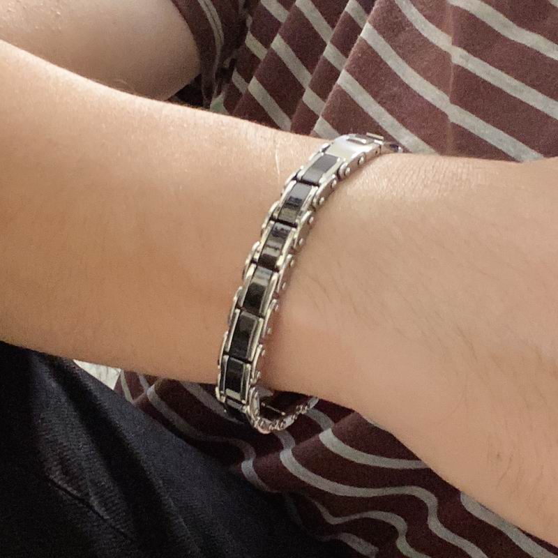 Cartier bracelet 12lyx42 (1)