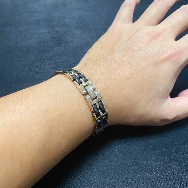 Cartier bracelet 12lyx43 (2)