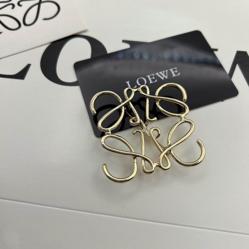 Loewe brooch 01lyw14 (1)