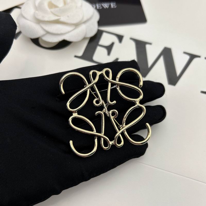 Loewe brooch 01lyw14 (7)