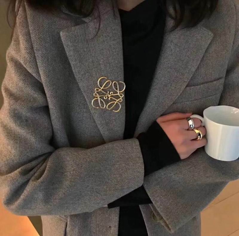 Loewe brooch 01lyw14 (9)