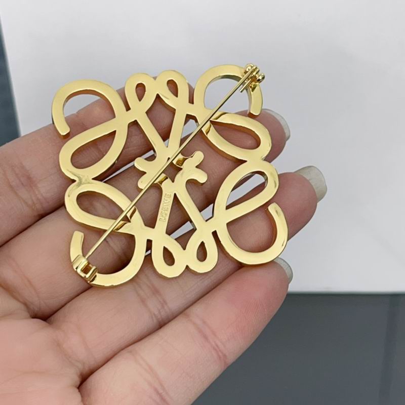 Loewe brooch 01lyw15 (5)