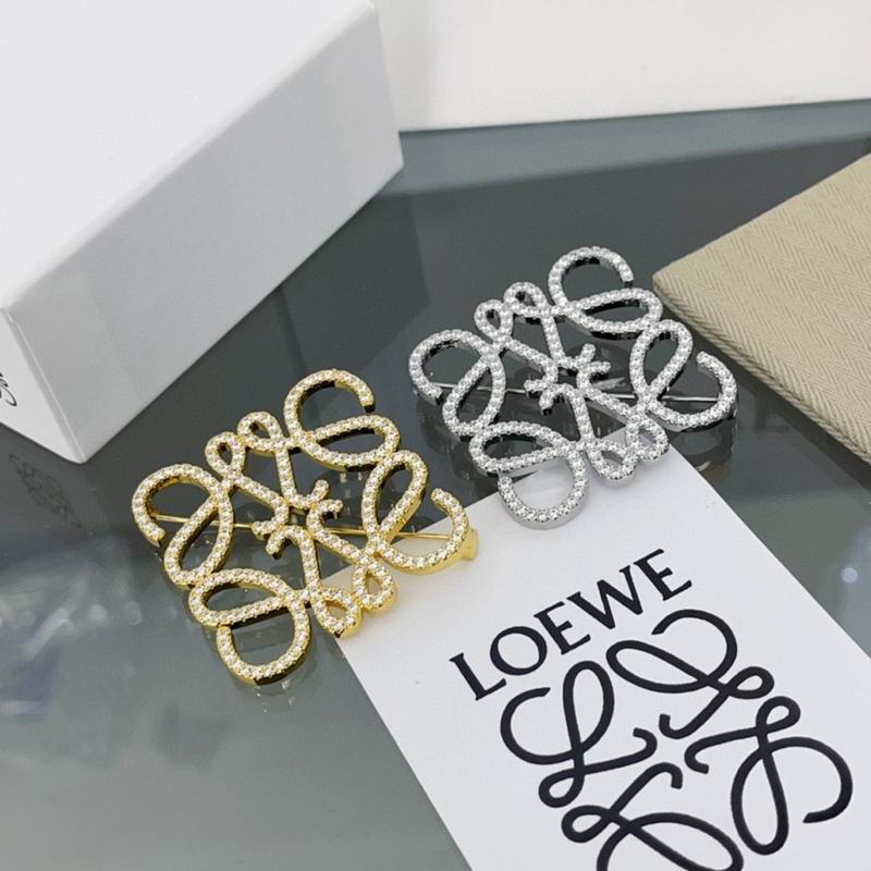 Loewe brooch 01lyw16 (4)