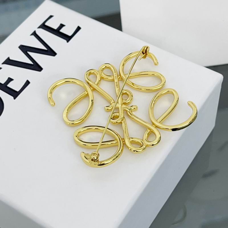 Loewe brooch 01lyw17 (2)