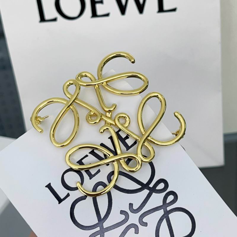 Loewe brooch 01lyw17 (4)