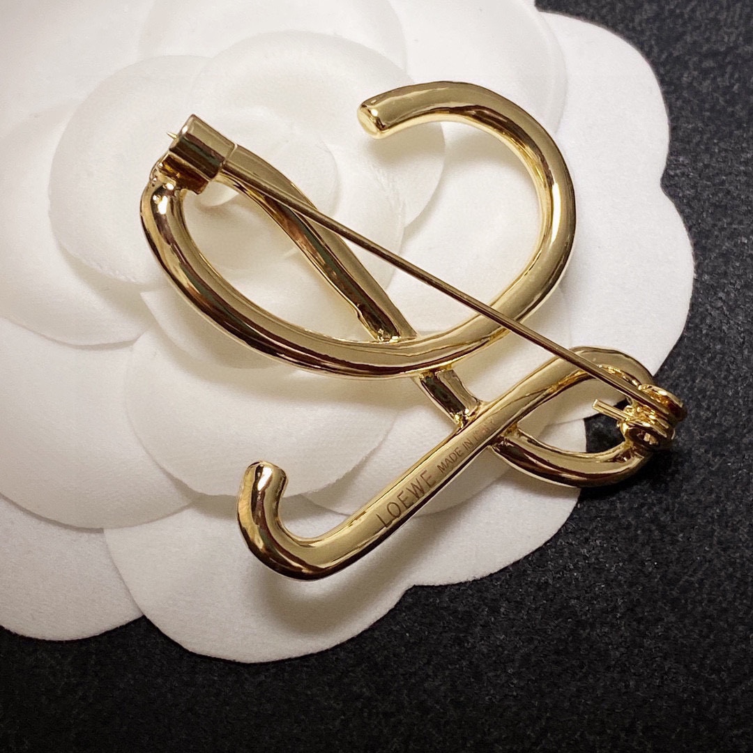 Loewe brooch 11lyw13 (1)