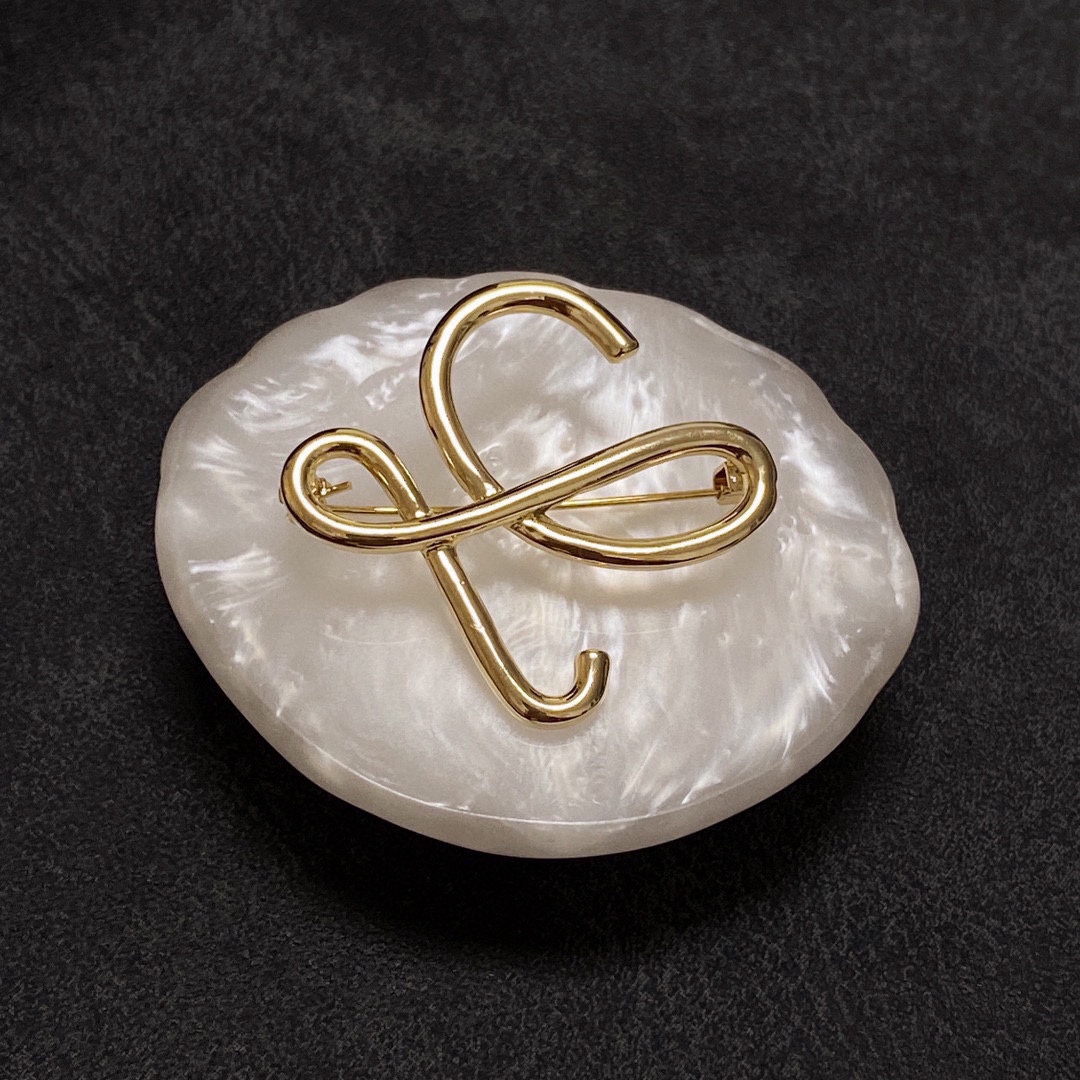 Loewe brooch 11lyw13 (4)