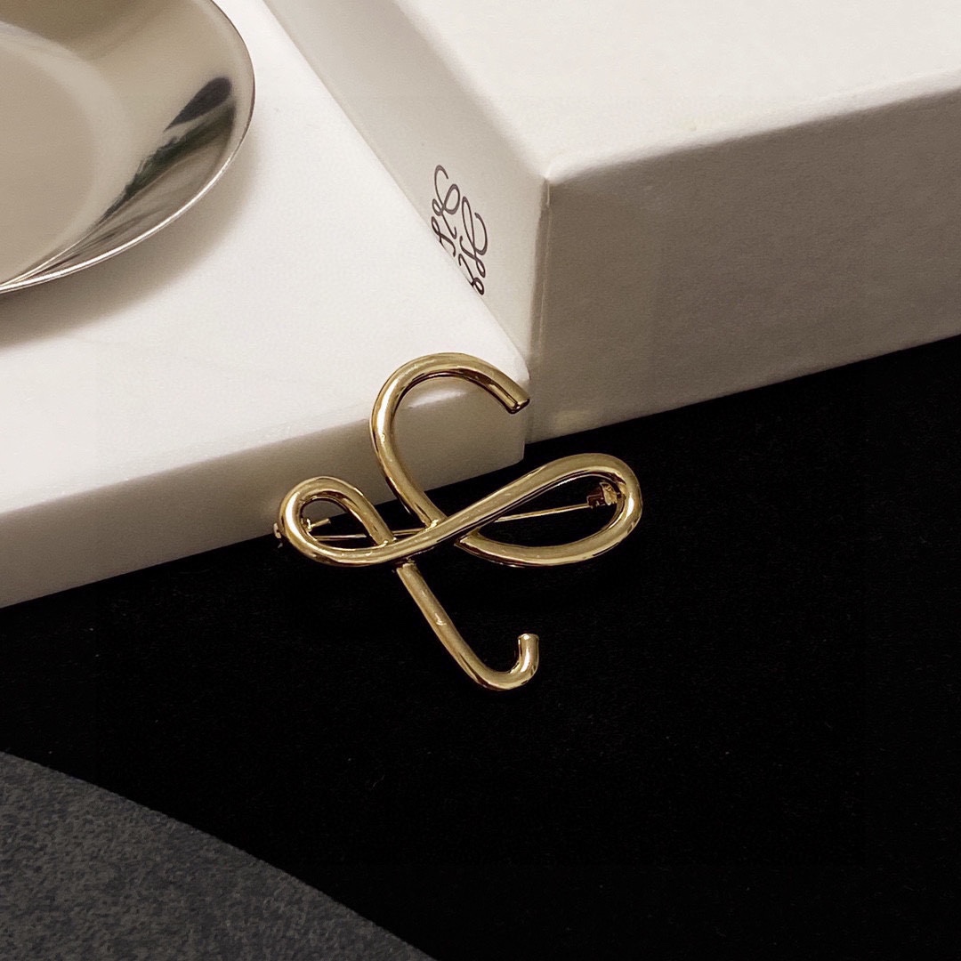 Loewe brooch 11lyw13 (5)
