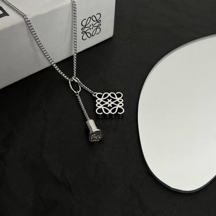 Loewe necklace 01lyw11 (2)