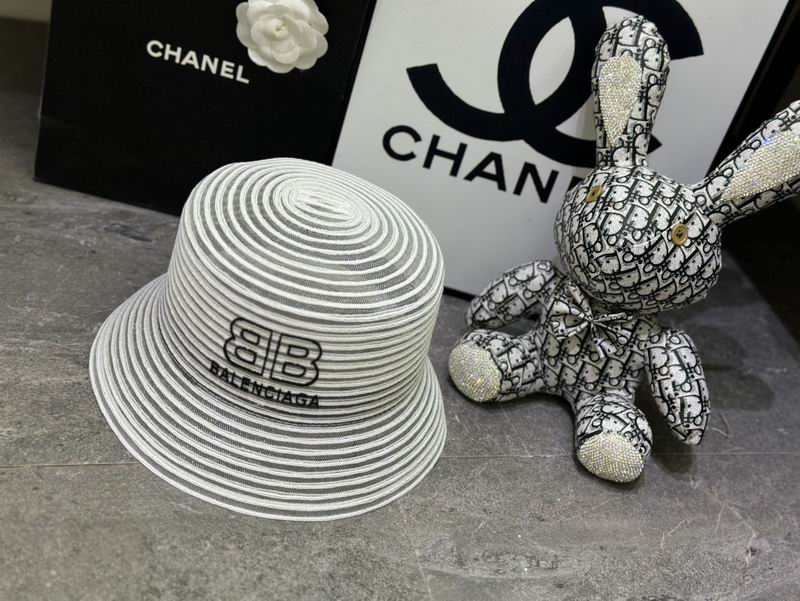 Balenciaga hat dx (2)