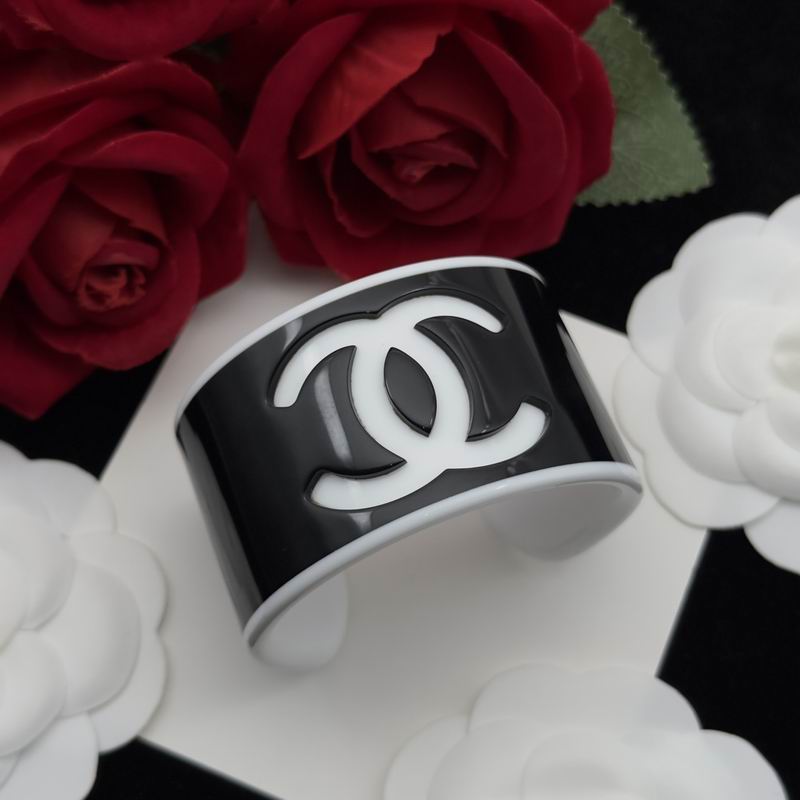 Chanel bracelet 1lyx24 (2)