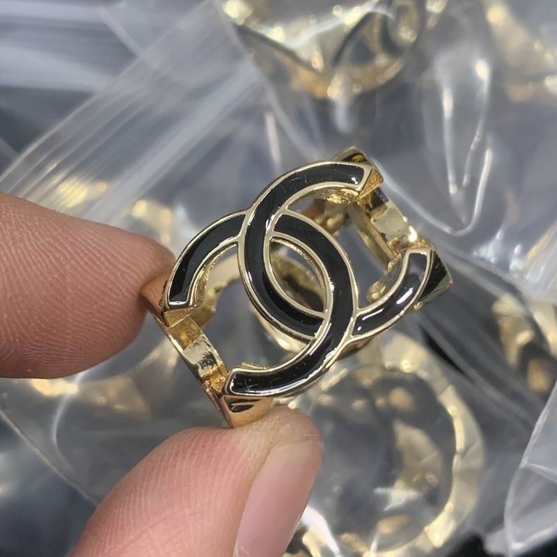 Chanel ring 1lyx14