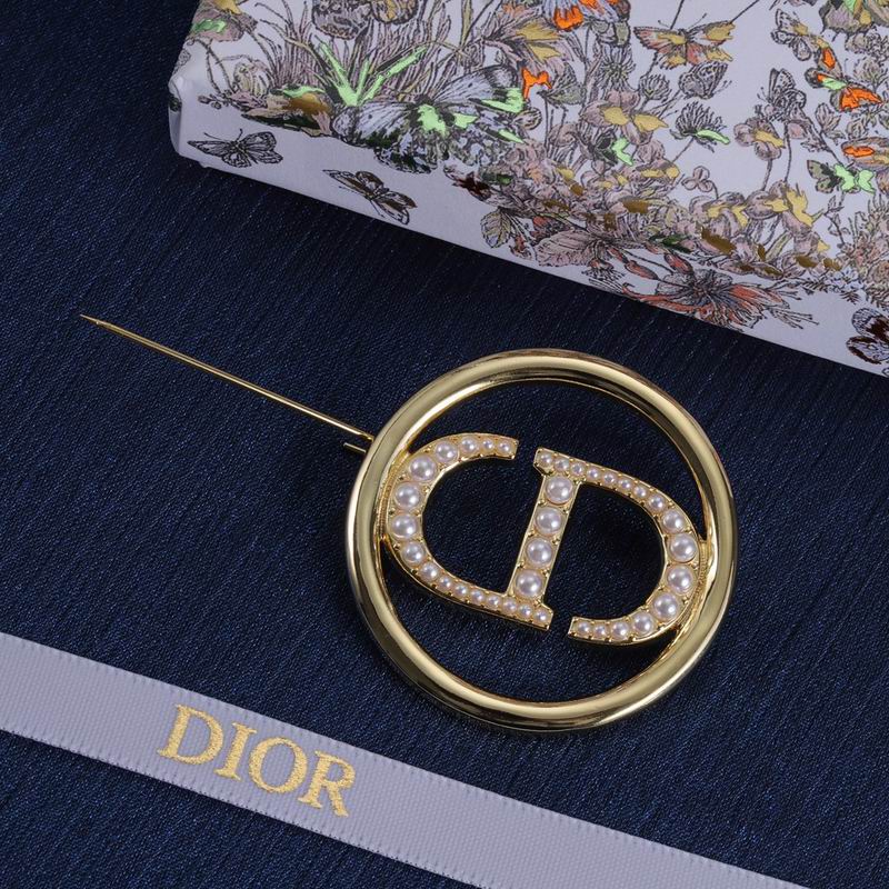 Dior Brooch 03lyr11 (3)