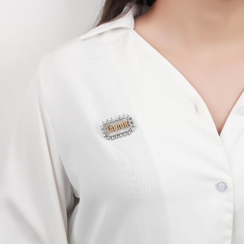 Dior Brooch 04lyr19 (2)