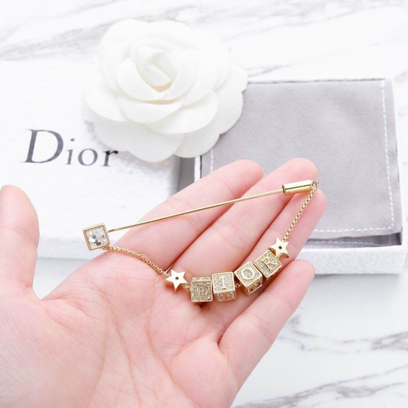 Dior Brooch 04lyr25 (1)