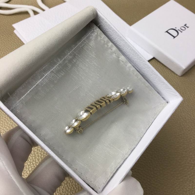 Dior Brooch 04lyr29 (7)